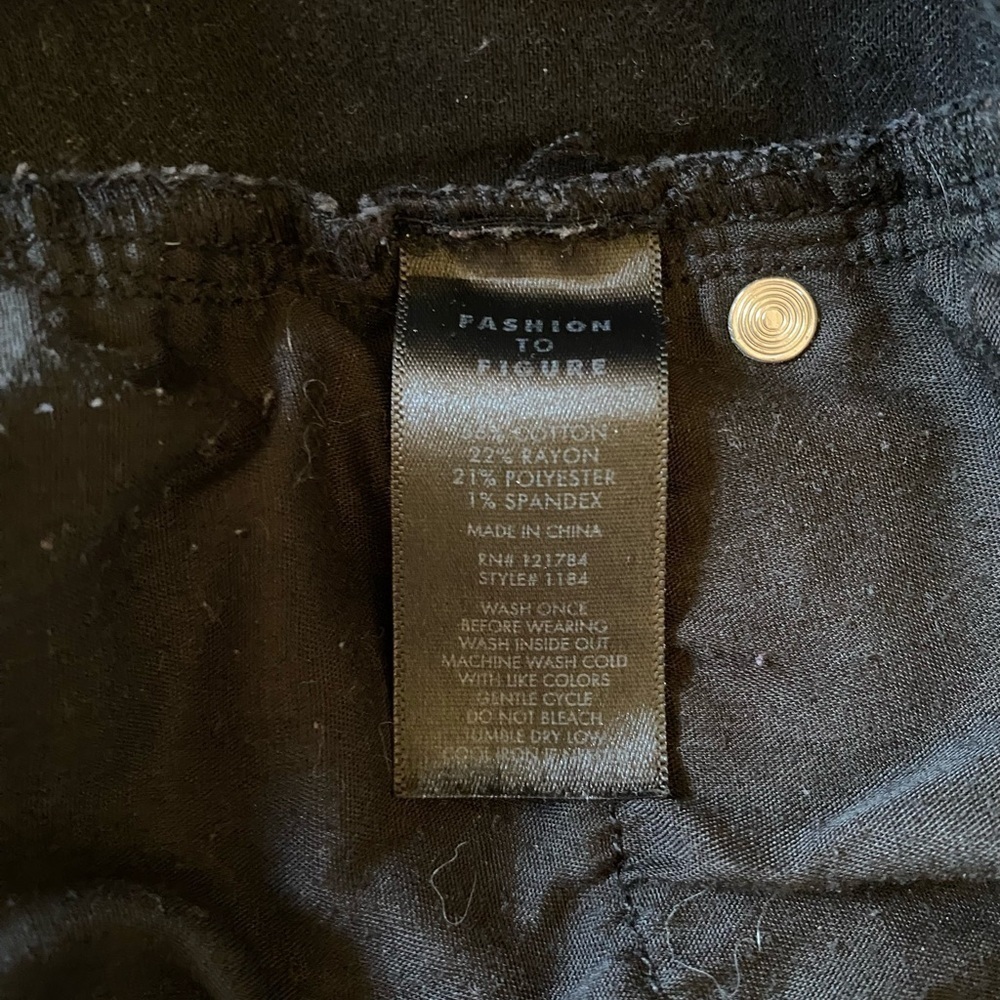 FTF Fashion To Figure Distressed Stretch Jeans Size 20 - Picture 4 of 7